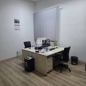 KOSTRENA, URINJ- poslovna zgrada/ prostor za razne djelatnosti 428m2 + parking/dvorište 428m2