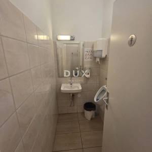 KOSTRENA, URINJ- poslovna zgrada/ prostor za razne djelatnosti 428m2 + parking/dvorište 428m2