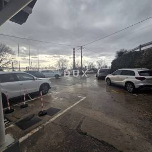 KOSTRENA, URINJ- poslovna zgrada/ prostor za razne djelatnosti 428m2 + parking/dvorište 428m2