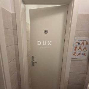 KOSTRENA, URINJ- poslovna zgrada/ prostor za razne djelatnosti 428m2 + parking/dvorište 428m2