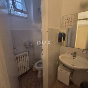 KOSTRENA, URINJ- poslovna zgrada/ prostor za razne djelatnosti 428m2 + parking/dvorište 428m2