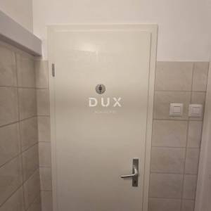 KOSTRENA, URINJ- poslovna zgrada/ prostor za razne djelatnosti 428m2 + parking/dvorište 428m2