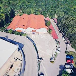 KOSTRENA, URINJ- poslovna zgrada/ prostor za razne djelatnosti 428m2 + parking/dvorište 428m2