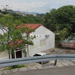 KOSTRENA, URINJ- poslovna zgrada/ prostor za razne djelatnosti 428m2 + parking/dvorište 428m2
