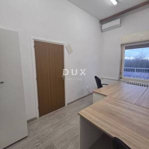KOSTRENA, URINJ- poslovna zgrada/ prostor za razne djelatnosti 428m2 + parking/dvorište 428m2