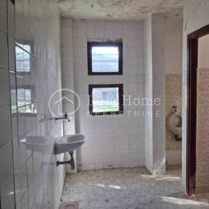 Kraljevec na Sutli/stambeno-poslovni objekt/226m2 tlocrtno+hala 194m2
