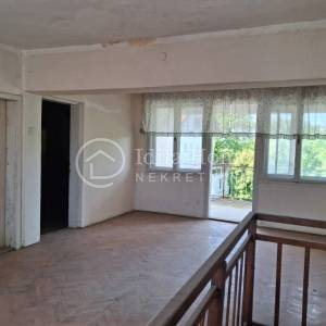 Kraljevec na Sutli/stambeno-poslovni objekt/226m2 tlocrtno+hala 194m2