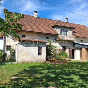 Kraljevec na Sutli/stambeno-poslovni objekt/226m2 tlocrtno+hala 194m2