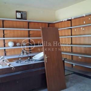 Kraljevec na Sutli/stambeno-poslovni objekt/226m2 tlocrtno+hala 194m2