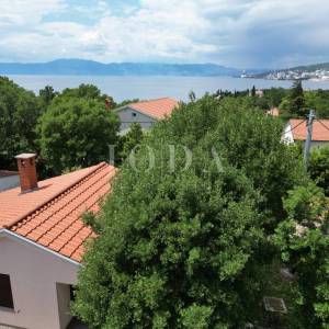 Kraljevica dvije kuće blizu mora