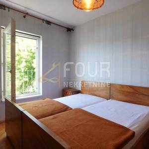 Kraljevica - izvrsna pozicija, stan uz more, 53.31m2, 2skl, balkon