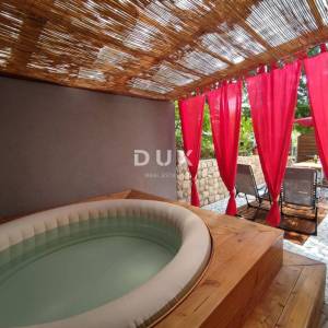 KRALJEVICA, KRIŽIŠĆE - Samostojeća kuća s bazenom i jacuzzijem, mirna lokacija, odličan prihod