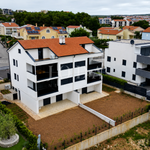 Krk dvoetažni stan u novogradnji blizu mora