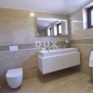 KRK, LINARDIĆI - Spoj elegancije, sigurnosti i mediteranskog šarma, 350m2
