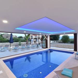 KRK, LINARDIĆI - Spoj elegancije, sigurnosti i mediteranskog šarma, 350m2