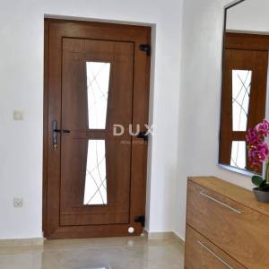 KRK, LINARDIĆI - Spoj elegancije, sigurnosti i mediteranskog šarma, 350m2