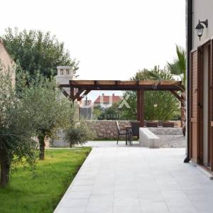 KRK, LINARDIĆI - Spoj elegancije, sigurnosti i mediteranskog šarma, 350m2
