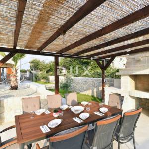 KRK, LINARDIĆI - Spoj elegancije, sigurnosti i mediteranskog šarma, 350m2