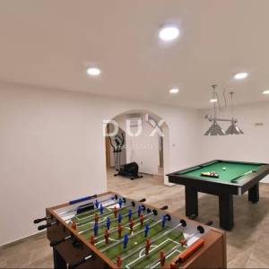 KRK, LINARDIĆI - Spoj elegancije, sigurnosti i mediteranskog šarma, 350m2