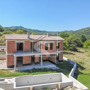 Kuća s 3 spavaće sobe i bazenom, mirna lokacija, Labin