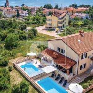 Kuća s bazenom, 3SS 300 metara od mora u okolici Umaga