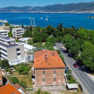 Kuća za adaptaciju na jedinstvenoj lokaciji,Split