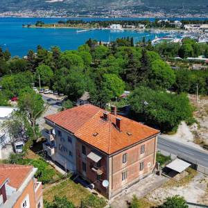 Kuća za adaptaciju na jedinstvenoj lokaciji,Split