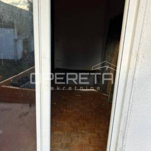 Kuća za adaptaciju na mirnoj lokaciji u Žabniku sa velikim potencijalom