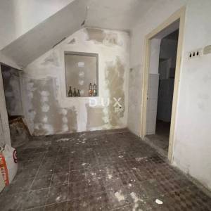 KVARNER, KRALJEVICA - Samostojeća kuća od 180 m2 s okućnicom za kompletnu adaptaciju