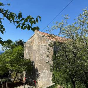 KVARNER, KRALJEVICA - Samostojeća kuća od 180 m2 s okućnicom za kompletnu adaptaciju