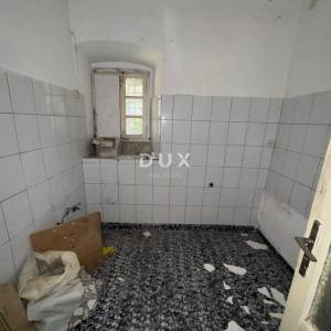 KVARNER, KRALJEVICA - Samostojeća kuća od 180 m2 s okućnicom za kompletnu adaptaciju