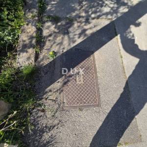 KVARNER, VIŠKOVO - Građevinsko zemljište 1420 m2 za stambenu zgradu, stanove, obiteljsku kuću