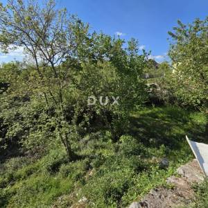 KVARNER, VIŠKOVO - Građevinsko zemljište 1420 m2 za stambenu zgradu, stanove, obiteljsku kuću