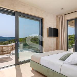 Labin, vila s bazenom, saunom, wellnessom s pogledom na šumu