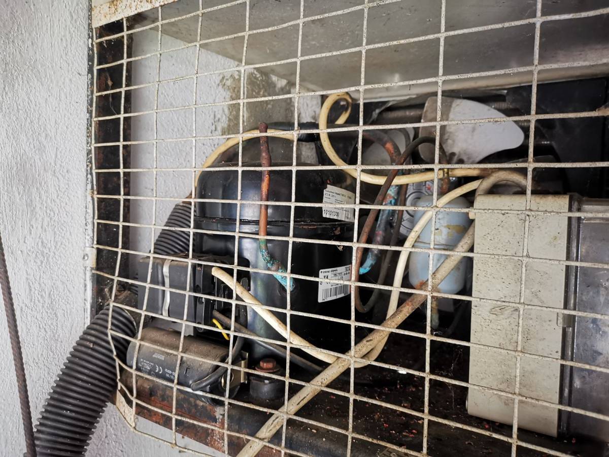 Laktofriz od 300L sa kolicima