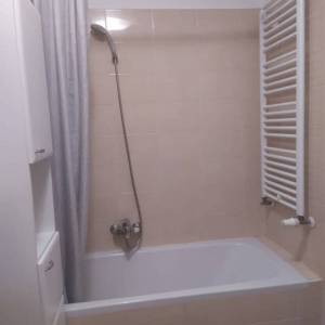 Lanište,2-sob. stan s loggiom,NKP 42m2, 3. kat/lift, odlična lokacija