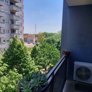 Lanište,2-sob. stan s loggiom,NKP 42m2, 3. kat/lift, odlična lokacija