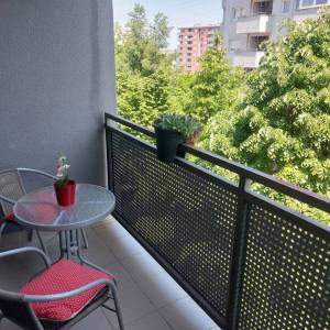 Lanište,2-sob. stan s loggiom,NKP 42m2, 3. kat/lift, odlična lokacija