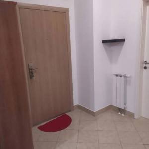Lanište,2-sob. stan s loggiom,NKP 42m2, 3. kat/lift, odlična lokacija