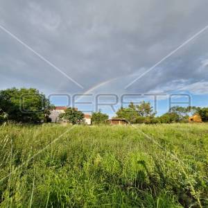 Ližnjan, građevinsko zemljište 694 m2 na mirnoj lokaciji, samo 1.2 km od mora