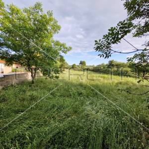 Ližnjan, građevinsko zemljište 694 m2 na mirnoj lokaciji, samo 1.2 km od mora