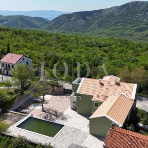 Luksuzna kamena vila s bazenom i pogledom na more – Grižane, Crikveničko zaleđe