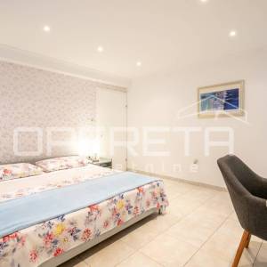 Luksuzna kuća s 3 apartmana i pogledom na more