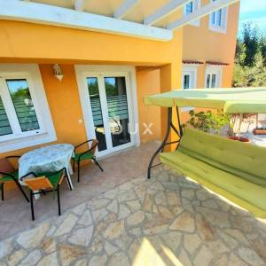 MALI LOŠINJ (okolica) - Apartman u prizemlju na mirnoj lokaciji