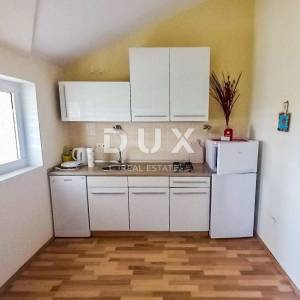 MALI LOŠINJ (okolica) - Stan na 2.katu s pogledom na more