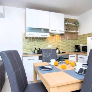 Malinska, dva apartmana blizu mora s okućnicom!