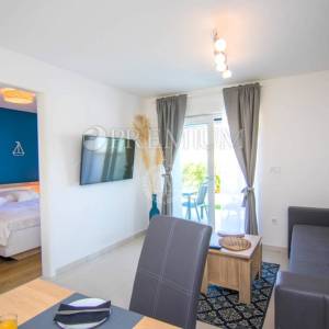 Malinska, dva apartmana blizu mora s okućnicom!