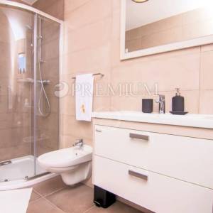Malinska, dva apartmana blizu mora s okućnicom!