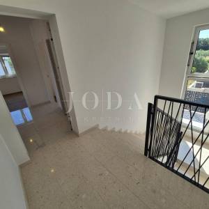 Malinska, odličan koncept 2 apartmana, novogradnja