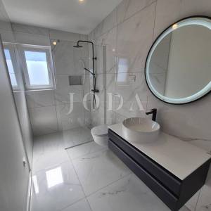 Malinska, odličan koncept 2 apartmana, novogradnja